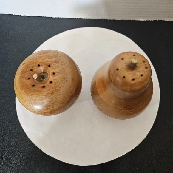 MCM Wood Apple and Pear Salt and Pepper Shaker Set Brass Stem Vintage L👀K - Picture 5 of 7